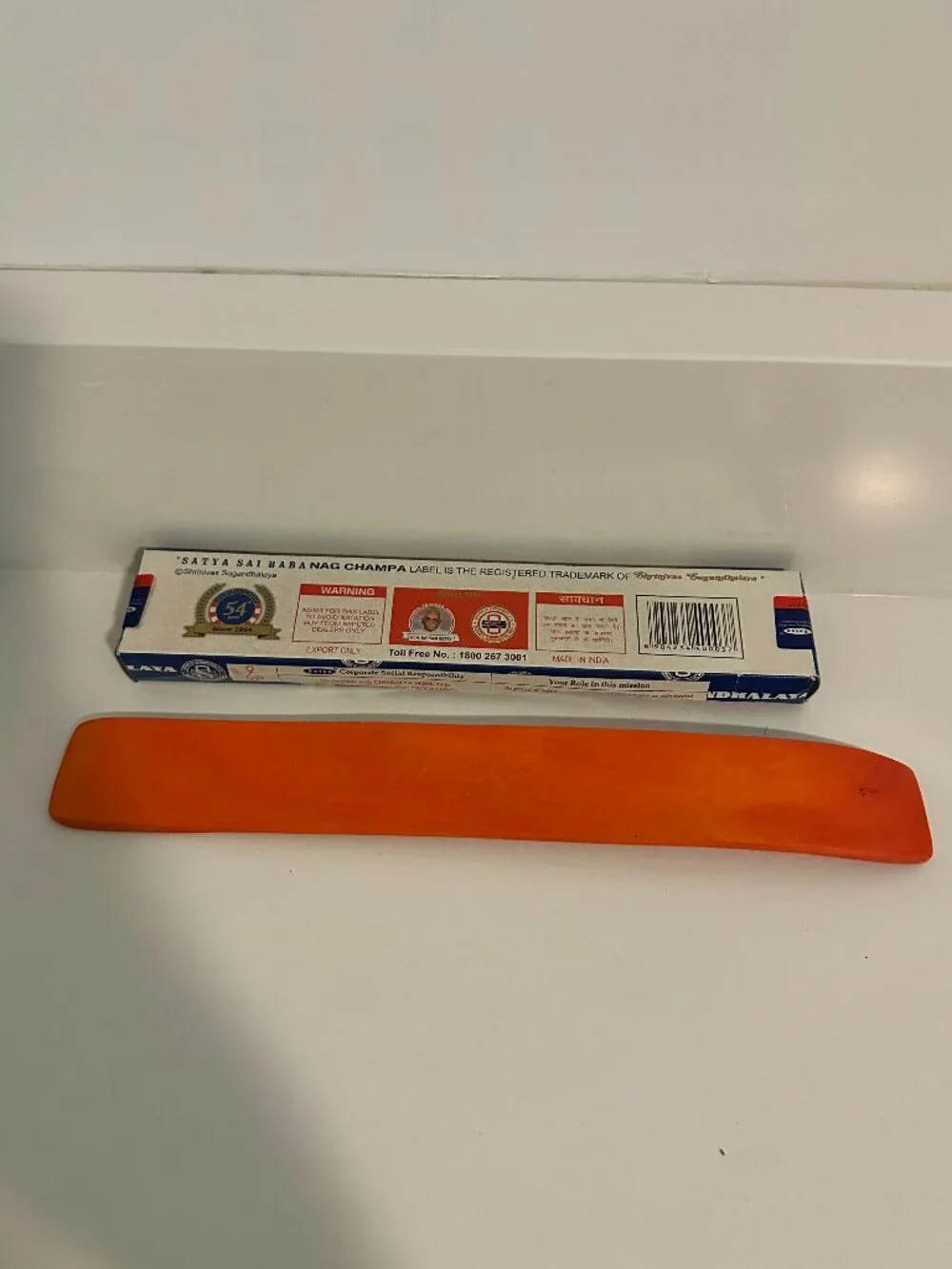 Satya Sai Baba Nag Champa Incense Sticks with Orange Om Incense Holder Set